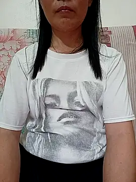 Snapshot of Asian_girl13 chatting on May 23, 2:54 pm Asian girl13 online show from May 23, 2:54 pm