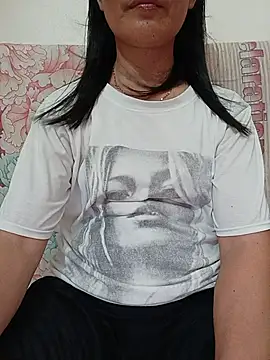Snapshot of Asian_girl13 chatting on June 3, 2:33 pm Asian girl13 online show from June 3, 2:33 pm