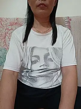 Snapshot of Asian_girl13 chatting on June 6, 1:27 pm Asian girl13 online show from June 6, 1:27 pm