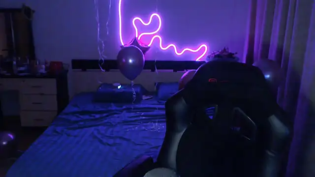 Snapshot of helengilmor chatting on September 9, 3:55 pm helengilmor online show from September 9, 3:55 pm