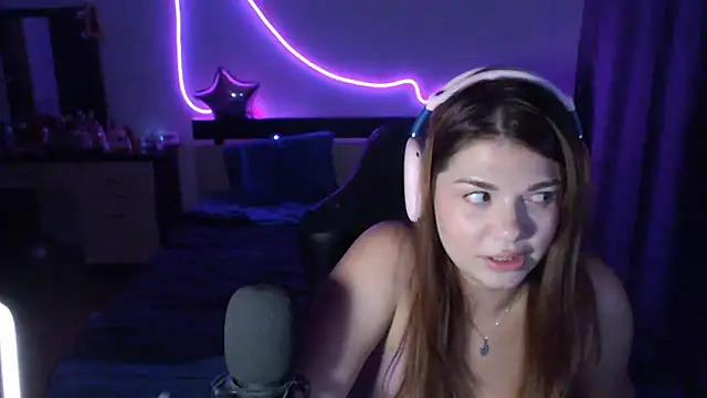 Snapshot of helengilmor chatting on September 29, 3:39 pm helengilmor online show from September 29, 3:39 pm