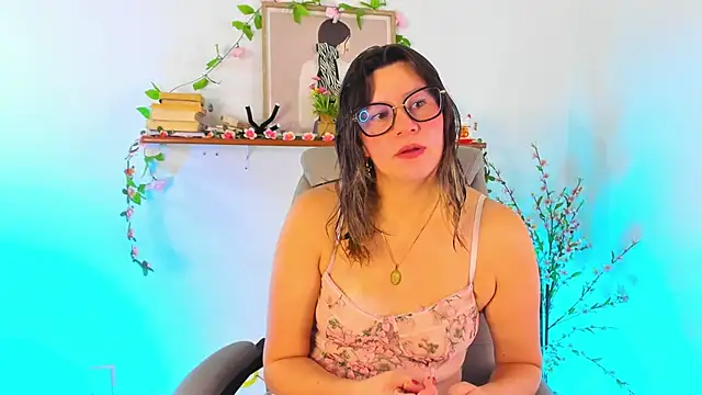 Chanelll Taylorr  online show from March 28, 12:16 pm