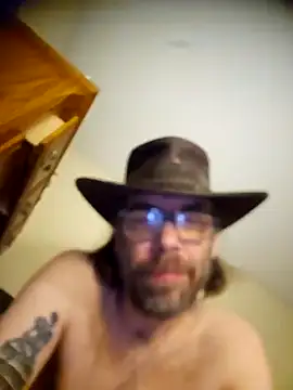 Snapshot of Geaux_Again chatting on December 14, 2:34 am Geaux Again online show from December 14, 2:34 am