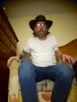 Snapshot of Geaux_Again chatting on December 15, 1:57 am Geaux Again online show from December 15, 1:57 am