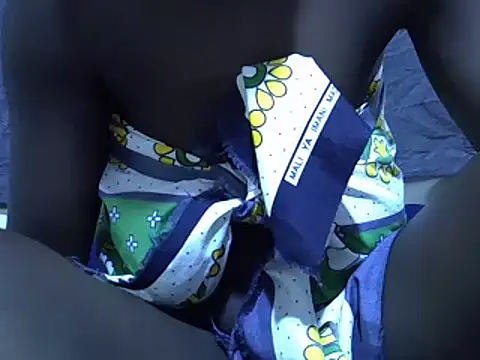 Adaline-Paris online show from March 14, 2:08 pm