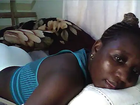 Adaline-Paris online show from April 21, 2:56 pm