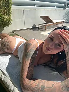 Snapshot of anastasiaink chatting on March 8, 8:40 am anastasiaink online show from March 8, 8:40 am