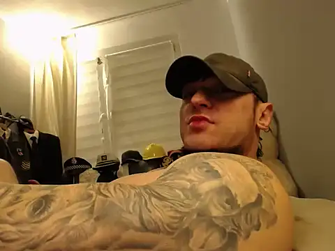 Snapshot of ballardbret chatting on November 12, 1:39 am ballardbret online show from November 12, 1:39 am