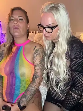 Snapshot of Kira_Knight20 chatting on February 20, 9:37 pm Kira Knight20 online show from February 20, 9:37 pm