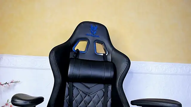 Snapshot of Lau_Beauty chatting on February 11, 8:37 am Lau Beauty online show from February 11, 8:37 am