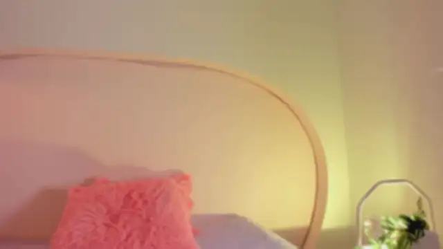 katiepeach  online show from October 18, 12:06 pm