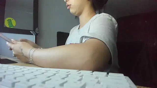 Fiore Sanz  online show from December 23, 11:17 pm