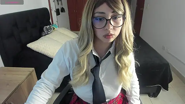 Fiore Sanz  online show from March 11, 1:37 am