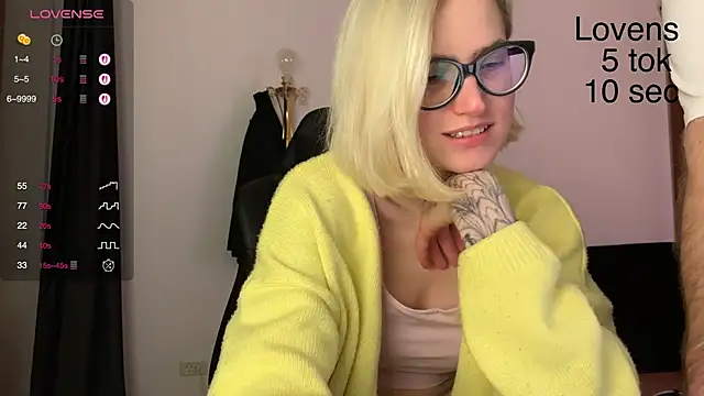 Sexy Sweets online show from October 20, 6:30 pm