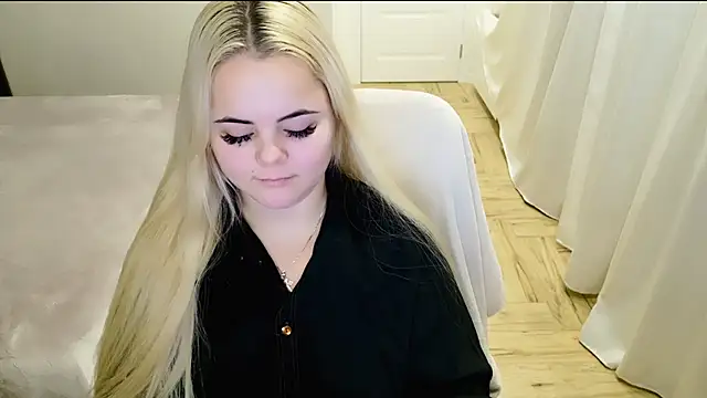 lovely-eyes online show from January 12, 1:00 am