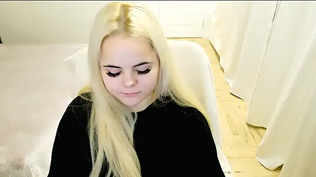 lovely-eyes online show from January 23, 8:24 pm