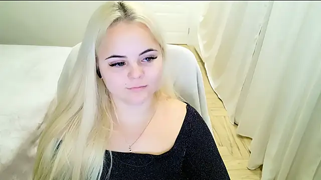 lovely-eyes online show from March 20, 7:35 pm