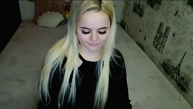 lovely-eyes online show from April 11, 6:45 pm