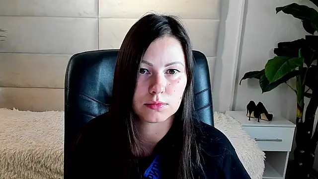 Snapshot of Dana__dom chatting on October 19, 2:12 am Dana dom online show from October 19, 2:12 am