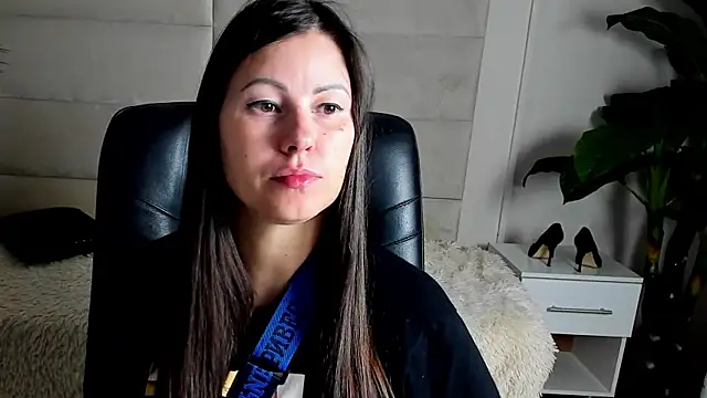 Snapshot of Dana__dom chatting on October 25, 1:46 am Dana dom online show from October 25, 1:46 am