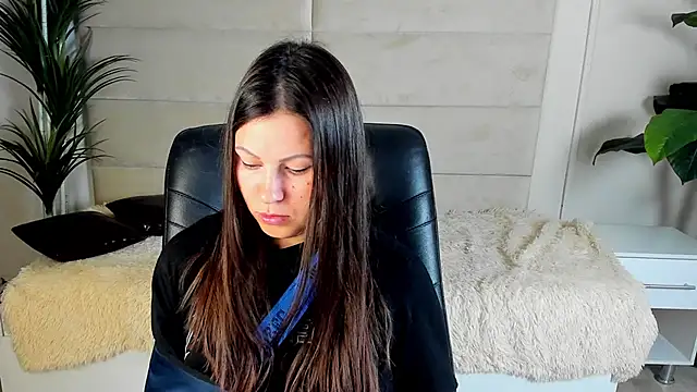 Snapshot of Dana__dom chatting on November 17, 12:38 am Dana dom online show from November 17, 12:38 am