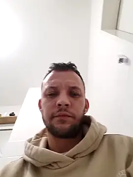 Snapshot of Chriso0007 chatting on October 17, 1:42 am Chriso0007 online show from October 17, 1:42 am