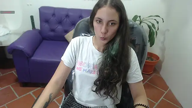 Snapshot of xlunna chatting on December 2, 7:38 pm xlunna online show from December 2, 7:38 pm