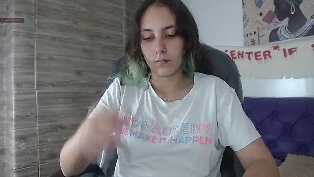 Snapshot of xlunna chatting on December 6, 1:33 pm xlunna online show from December 6, 1:33 pm