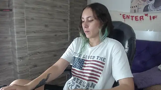 Snapshot of xlunna chatting on December 9, 7:39 pm xlunna online show from December 9, 7:39 pm