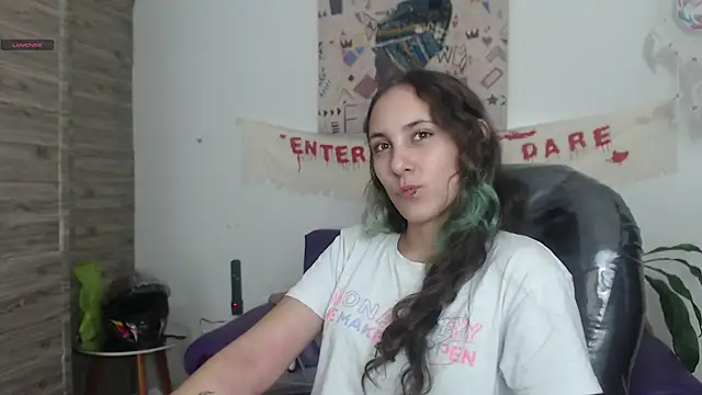 Snapshot of xlunna chatting on December 17, 3:28 pm xlunna online show from December 17, 3:28 pm