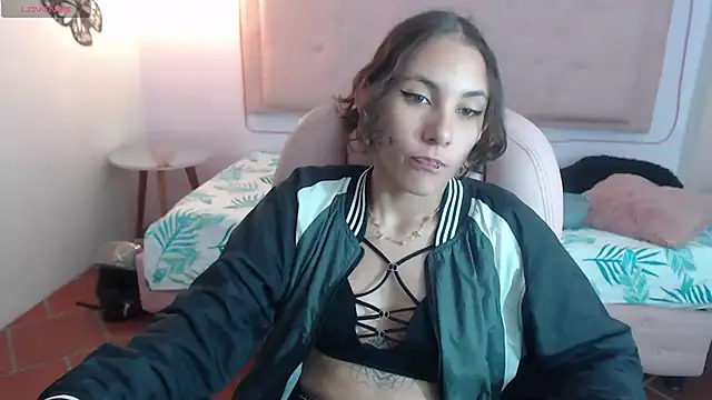 Snapshot of xlunna chatting on February 9, 1:14 pm xlunna online show from February 9, 1:14 pm