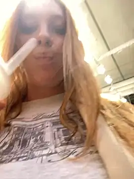 Snapshot of Sweet___Emily chatting on December 10, 2:17 pm Sweet   Emily online show from December 10, 2:17 pm