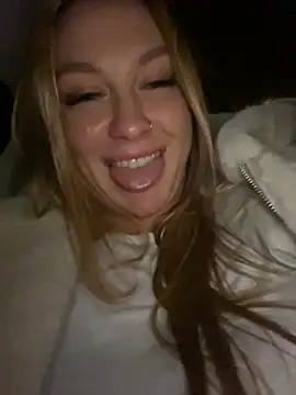 Snapshot of Sweet___Emily chatting on December 18, 7:19 pm Sweet   Emily online show from December 18, 7:19 pm