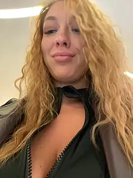 Snapshot of Sweet___Emily chatting on December 19, 2:57 pm Sweet   Emily online show from December 19, 2:57 pm