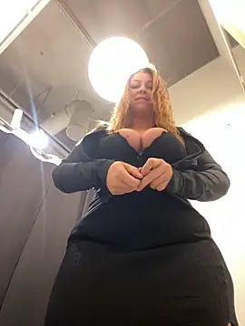 Snapshot of Sweet___Emily chatting on December 23, 5:54 pm Sweet   Emily online show from December 23, 5:54 pm