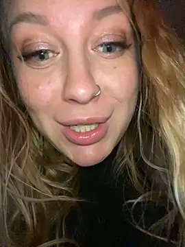 Snapshot of Sweet___Emily chatting on January 14, 7:21 pm Sweet   Emily online show from January 14, 7:21 pm