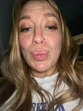 Snapshot of Sweet___Emily chatting on January 17, 5:30 pm Sweet   Emily online show from January 17, 5:30 pm