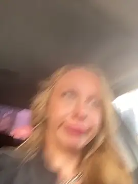 Snapshot of Sweet___Emily chatting on October 7, 1:08 pm Sweet   Emily online show from October 7, 1:08 pm