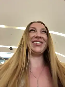 Snapshot of Sweet___Emily chatting on April 27, 3:21 pm Sweet Emily online show from April 27, 3:21 pm