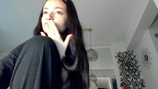 IreneVON online show from December 13, 4:00 am