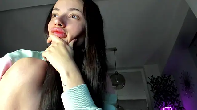 IreneVON online show from February 10, 3:42 pm