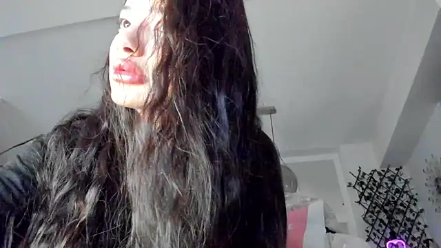 IreneVON online show from February 15, 5:41 am