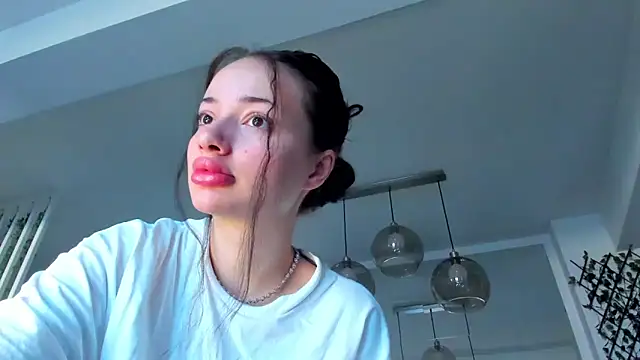 IreneVON online show from March 5, 6:01 am