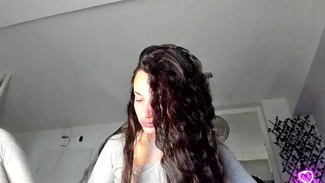 IreneVON online show from March 13, 3:06 pm