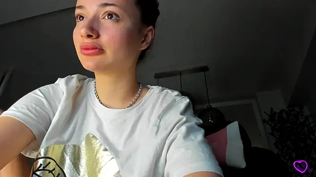 IreneVON online show from March 15, 3:48 pm