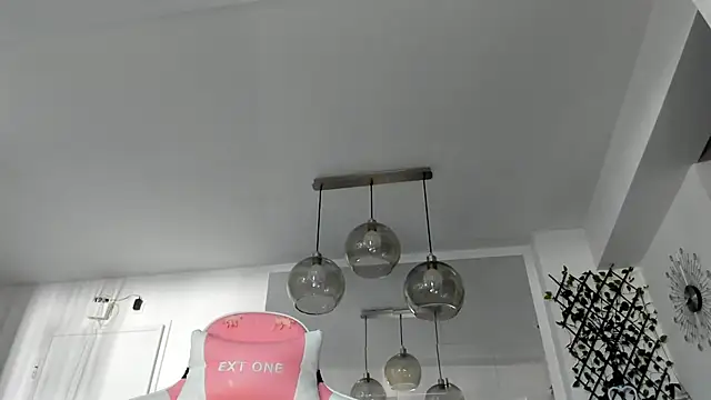 IreneVON online show from March 21, 5:43 am