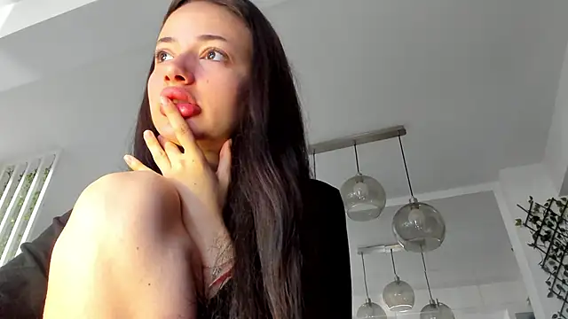 IreneVON online show from March 22, 5:49 am