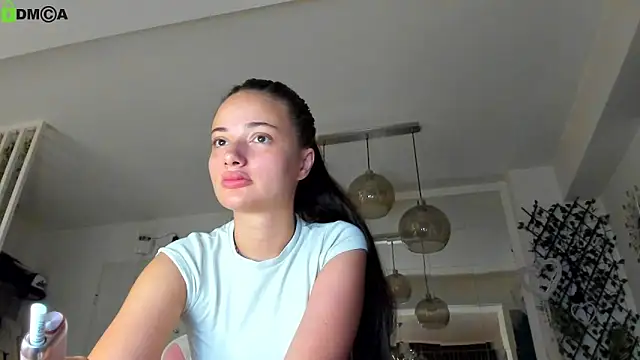 Snapshot of IreneVON chatting on June 12, 3:27 am IreneVON online show from June 12, 3:27 am