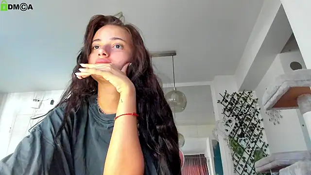 Snapshot of IreneVON chatting on July 5, 4:19 am IreneVON online show from July 5, 4:19 am