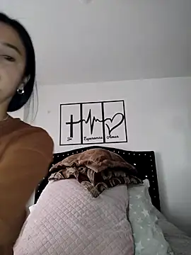 Snapshot of EimyParker_ chatting on September 28, 2:11 pm EimyParker online show from September 28, 2:11 pm